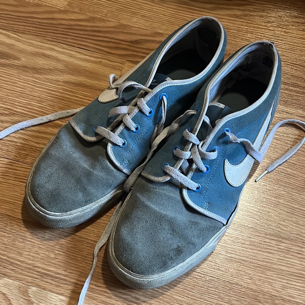 Nike skate shoes